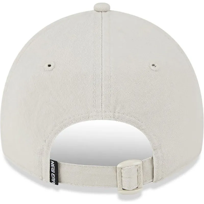 bezowa-regulowana-czapka-z-zakrzywionym-daszkiem-z-bezowym-logo-9twenty-mini-logo-new-york-yankees-mlb-od-new-era