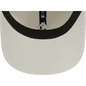 bezowa-czapka-z-zakrzywionym-daszkiem-regulowana-z-bezowym-logo-9twenty-mini-logo-new-york-yankees-mlb-marki-new-era