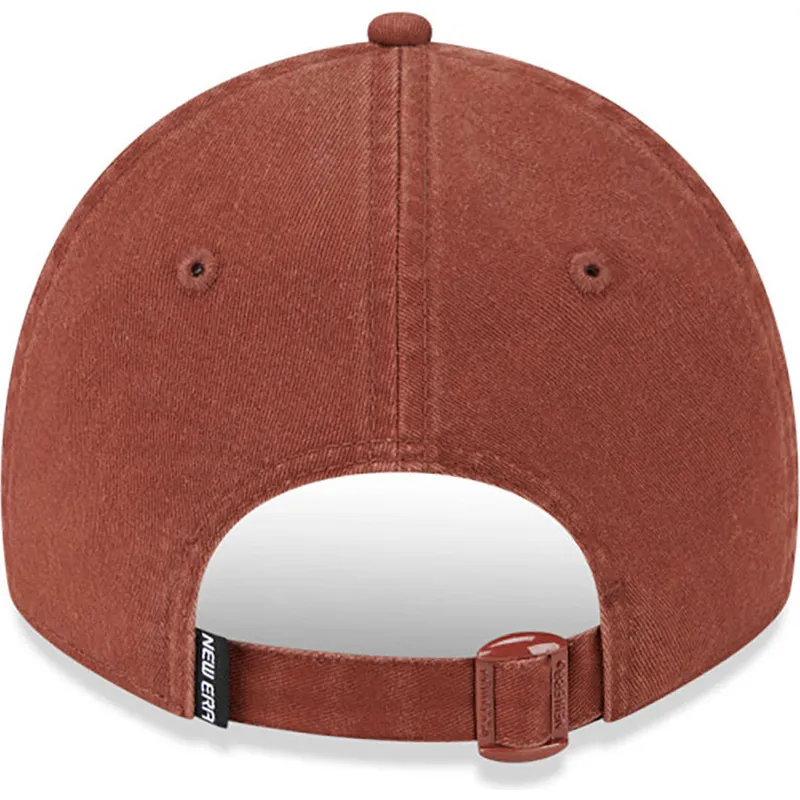 regulowana-brazowa-czapka-z-zakrzywionym-daszkiem-z-brazowym-logo-9twenty-mini-logo-new-york-yankees-mlb-marki-new-era