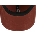 regulowana-brazowa-czapka-z-zakrzywionym-daszkiem-z-brazowym-logo-9twenty-mini-logo-new-york-yankees-mlb-marki-new-era
