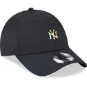 czarna-regulowana-czapka-z-daszkiem-9forty-z-przypinka-new-york-yankees-mlb-od-new-era