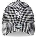 czapka-z-zakrzywionym-daszkiem-czarno-biala-regulowana-dla-kobiet-9forty-houndstooth-new-york-yankees-mlb-new-era