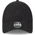 czarna-zakrzywiona-czapka-z-regulacja-i-czarnym-logo-dla-kobiet-9forty-hypertexture-new-york-yankees-mlb-od-new-era