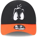 czarna-i-pomaranczowa-zakrzywiona-regulowana-czapka-dziecieca-9forty-z-kaczorem-daffy-looney-tunes-od-new-era