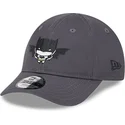 szara-zakrzywiona-czapka-z-daszkiem-regulowana-dla-dzieci-9forty-batman-dc-comics-od-new-era