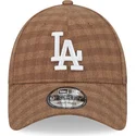 brazowa-regulowana-czapka-z-zakrzywionym-daszkiem-9forty-flannel-los-angeles-dodgers-mlb-od-new-era