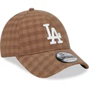 brazowa-regulowana-czapka-z-zakrzywionym-daszkiem-9forty-flannel-los-angeles-dodgers-mlb-od-new-era