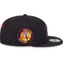 granatowa-czapka-z-daszkiem-typu-snapback-z-granatowym-logo-9fifty-side-patch-script-new-york-yankees-mlb-od-new-era