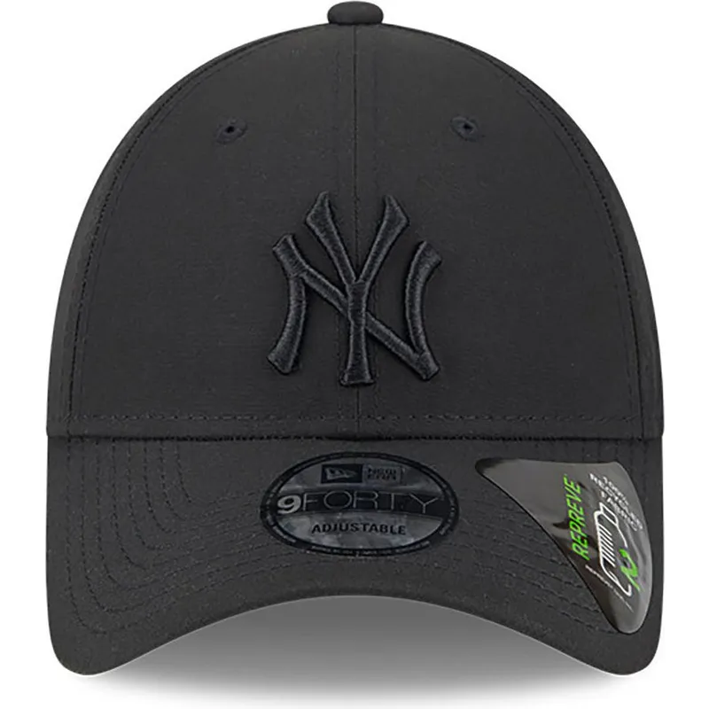 czarna-zakrzywiona-czapka-regulowana-z-czarnym-logo-9forty-repreve-outline-new-york-yankees-mlb-new-era
