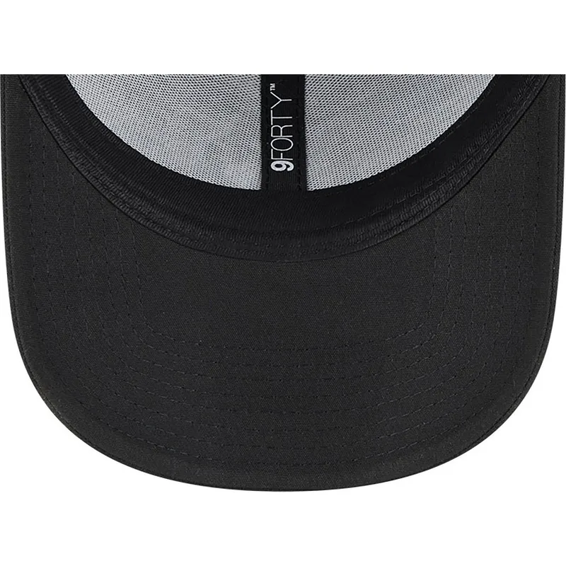 czarna-zakrzywiona-czapka-regulowana-z-czarnym-logo-9forty-repreve-outline-new-york-yankees-mlb-new-era