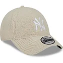 czapki-curva-bezowy-tasma-regulowana-9forty-teddy-new-york-yankees-mlb-new-era