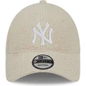 czapki-curva-bezowy-tasma-regulowana-9forty-teddy-new-york-yankees-mlb-new-era