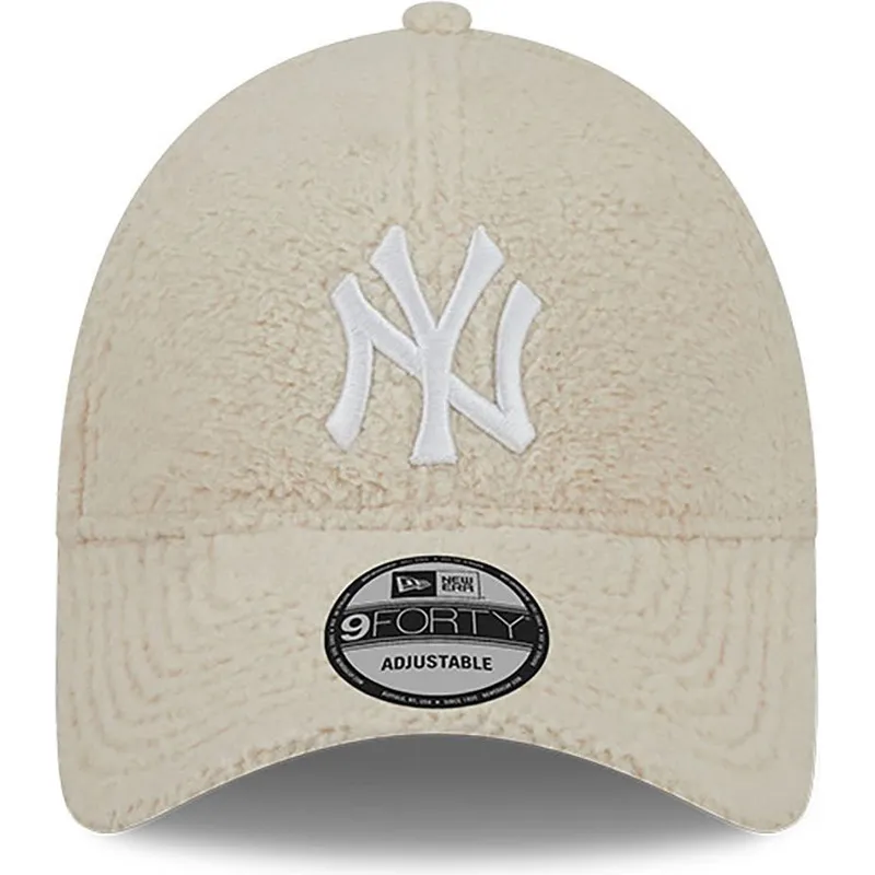 czapki-curva-bezowy-tasma-regulowana-9forty-teddy-new-york-yankees-mlb-new-era czapki-curva-bezowy-tasma-regulowana-9forty-teddy-new-york-yankees-mlb-new-era