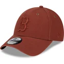 brazowa-czapka-z-zakrzywionym-daszkiem-regulowana-z-brazowym-logo-9forty-washed-canvas-boston-red-sox-mlb-od-new-era
