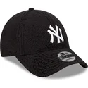 czarna-regulowana-czapka-z-zakrzywionym-daszkiem-9forty-teddy-new-york-yankees-mlb-new-era