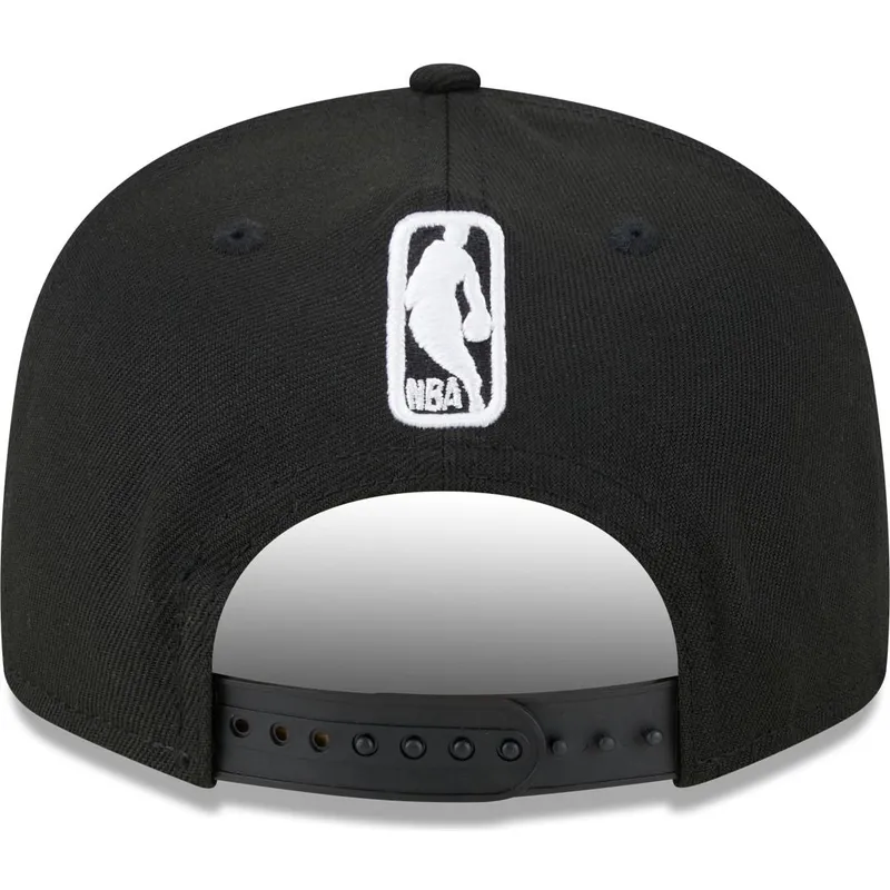 czarna-plaska-czapka-snapback-9fifty-tip-off-2023-chicago-bulls-nba-new-era