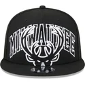 czarna-plaska-czapka-snapback-9fifty-tip-off-2023-milwaukee-bucks-nba-new-era