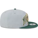 szara-i-zielona-czapka-z-daszkiem-snapback-9fifty-tip-off-2023-milwaukee-bucks-nba-od-new-era