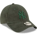 zielona-regulowana-czapka-z-daszkiem-z-zielonym-logo-9forty-towelling-new-york-yankees-mlb-od-new-era