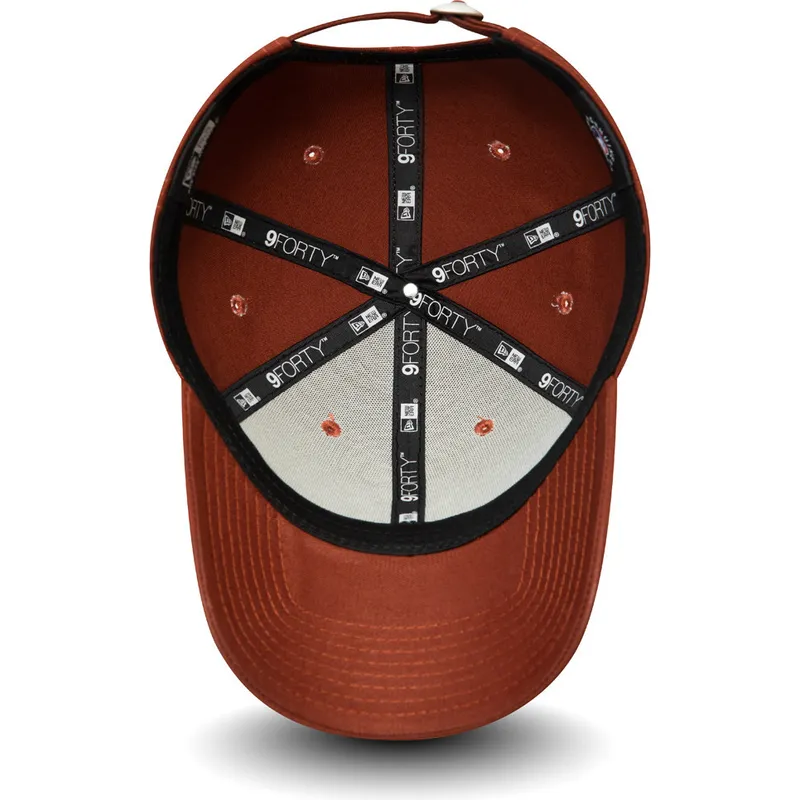 czapki-curva-brazowy-tasma-regulowana-9forty-league-essential-new-york-yankees-mlb-new-era