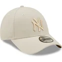 bezowa-zakrzywiona-czapka-snapback-z-bezowym-logo-9forty-tonal-repreve-new-york-yankees-mlb-new-era