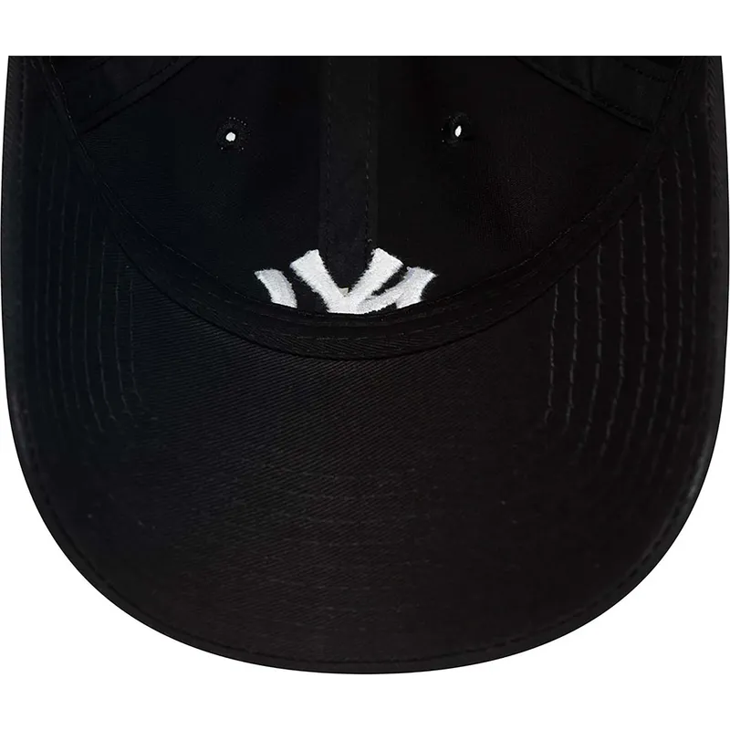 czapka-z-zakrzywionym-daszkiem-czarna-regulowana-9twenty-league-essential-new-york-yankees-mlb-new-era