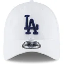 biala-zakrzywiona-czapka-z-daszkiem-regulowana-z-niebieskim-logo-los-angeles-dodgers-mlb-9twenty-core-classic-od-new-era