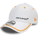 biala-zakrzywiona-regulowana-czapka-9forty-z-kontrastowym-obszyciem-mclaren-racing-formula-1-od-new-era