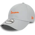 czapki-curva-szary-tasma-regulowana-9forty-seasonal-colour-vespa-piaggio-new-era
