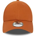 regulowana-brazowa-czapka-z-zakrzywionym-daszkiem-9forty-essential-od-new-era