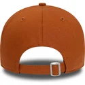 regulowana-brazowa-czapka-z-zakrzywionym-daszkiem-9forty-essential-od-new-era
