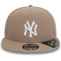 brazowa-czapka-snapback-z-plaskim-daszkiem-9fifty-repreve-new-york-yankees-mlb-od-new-era