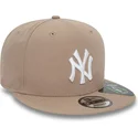 brazowa-czapka-snapback-z-plaskim-daszkiem-9fifty-repreve-new-york-yankees-mlb-od-new-era