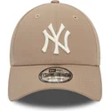 czapki-curva-brazowy-tasma-regulowana-claro-9forty-league-essential-new-york-yankees-mlb-new-era