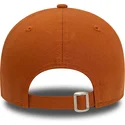 brazowa-czapka-z-zakrzywionym-daszkiem-regulowana-z-bezowym-logo-9forty-league-essential-new-york-yankees-mlb-od-new-era
