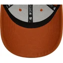 brazowa-czapka-z-zakrzywionym-daszkiem-regulowana-z-bezowym-logo-9forty-league-essential-new-york-yankees-mlb-od-new-era