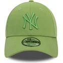 czapki-curva-zielony-tasma-regulowana-9forty-league-essential-new-york-yankees-mlb-new-era