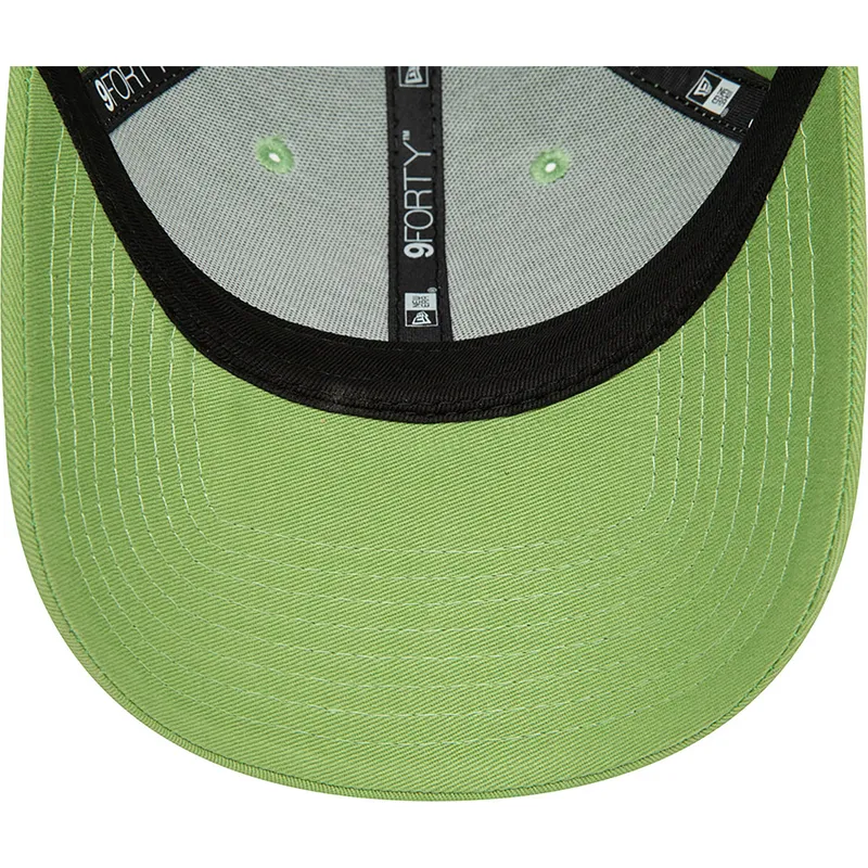 czapki-curva-zielony-tasma-regulowana-9forty-league-essential-new-york-yankees-mlb-new-era