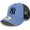 niebieska-czapka-trucker-z-granatowym-logo-a-frame-league-essential-new-york-yankees-mlb-od-new-era