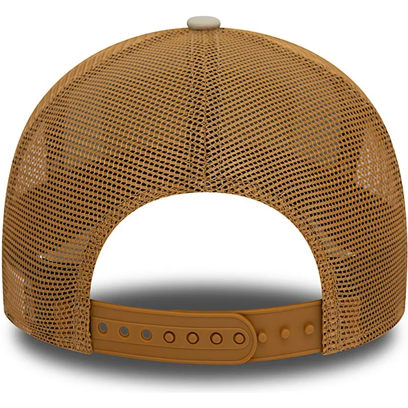 czapki-curva-brazowy-snapback-a-frame-new-era