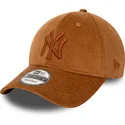 regulowana-brazowa-czapka-z-zakrzywionym-daszkiem-9forty-cord-new-york-yankees-mlb-od-new-era