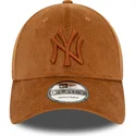 czapki-curva-brazowy-tasma-regulowana-9forty-cord-new-york-yankees-mlb-new-era
