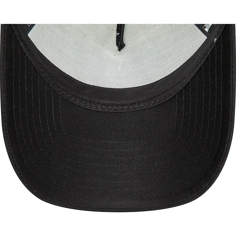czapki-curva-czarny-snapback-a-frame-character-bugs-bunny-y-pato-lucas-looney-tunes-new-era