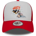biala-i-czerwona-czapka-truckerka-a-frame-z-postaciami-kaczora-daffy-ego-i-prosiaka-porky-ego-looney-tunes-od-new-era