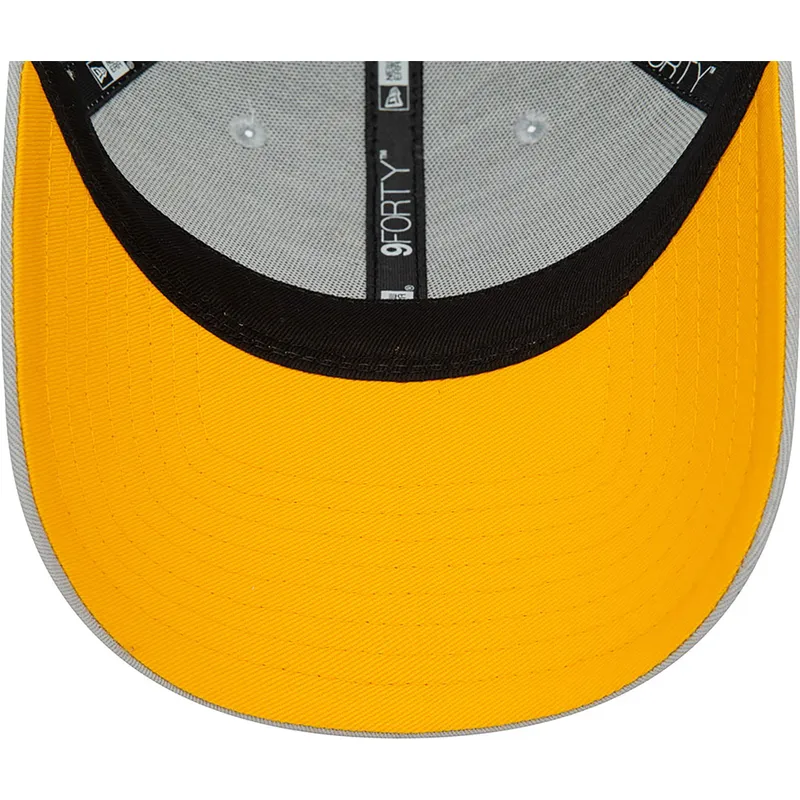 szara-zakrzywiona-czapka-regulowana-9forty-z-postacia-kaczora-daffy-z-looney-tunes-od-new-era