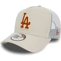 bezowo-biala-czapka-truckerka-z-brazowym-logo-a-frame-boucle-los-angeles-dodgers-mlb-od-new-era