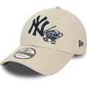 czapki-curva-bezowy-tasma-regulowana-9forty-food-character-new-york-yankees-mlb-new-era