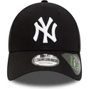 czarna-regulowana-czapka-z-zakrzywionym-daszkiem-9forty-repreve-league-essential-new-york-yankees-mlb-new-era