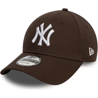 ciemnobrazowa-regulowana-czapka-z-daszkiem-9forty-league-essential-new-york-yankees-mlb-new-era