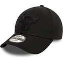 czarna-zakrzywiona-czapka-z-regulacja-i-czarnym-logo-9forty-essential-chicago-bulls-nba-od-new-era
